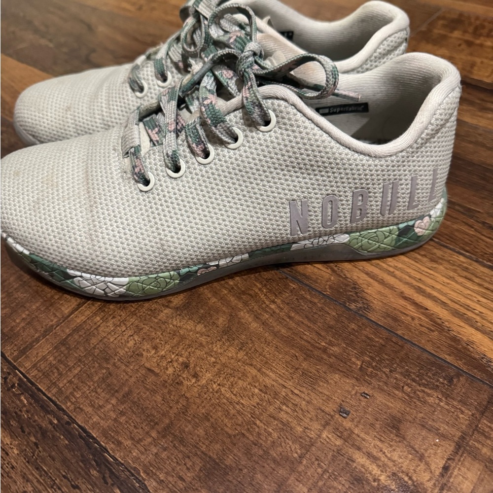 NOBULL Women’s Green Suchlent